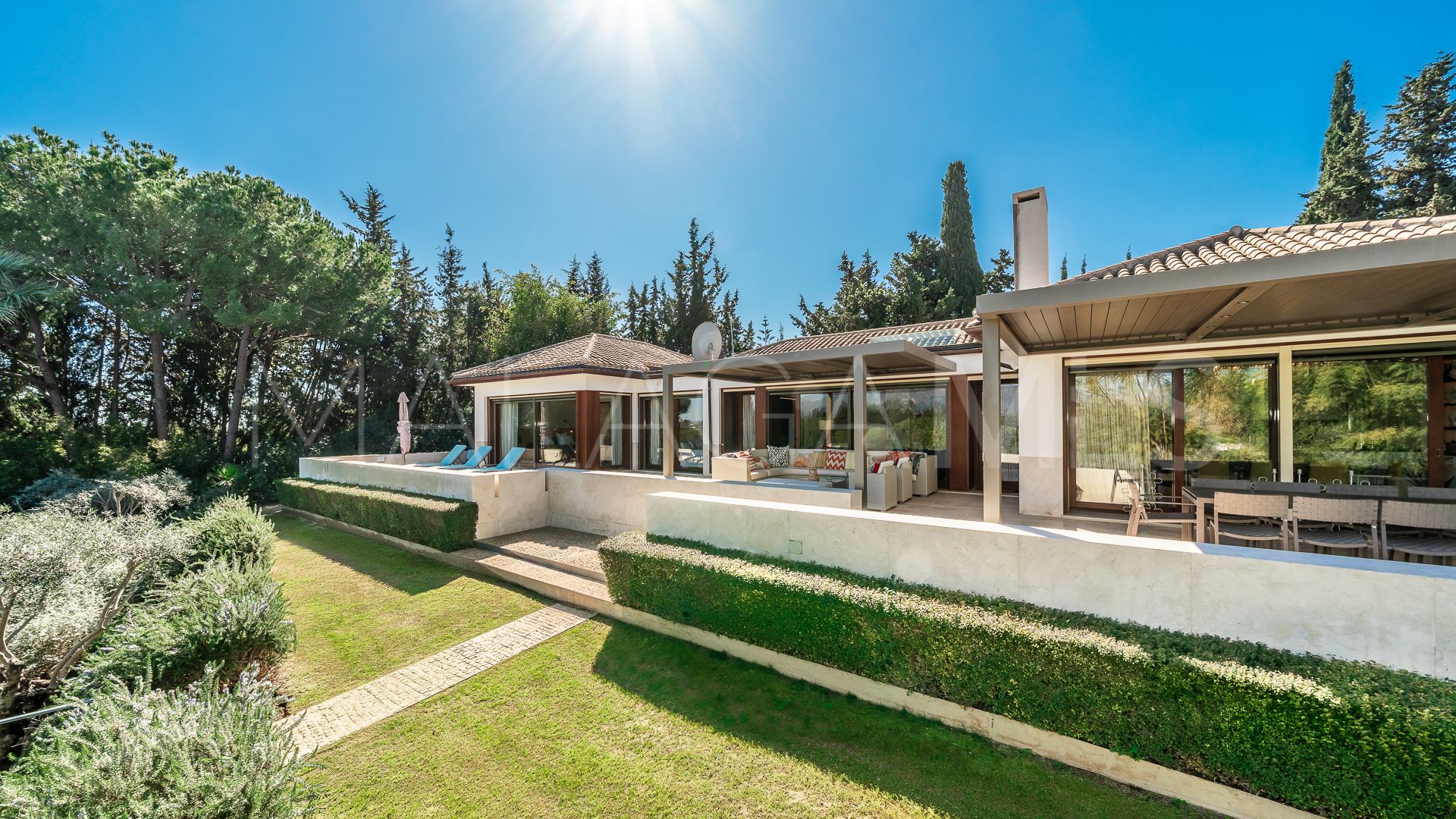 Villa for sale in Guadalmina Alta