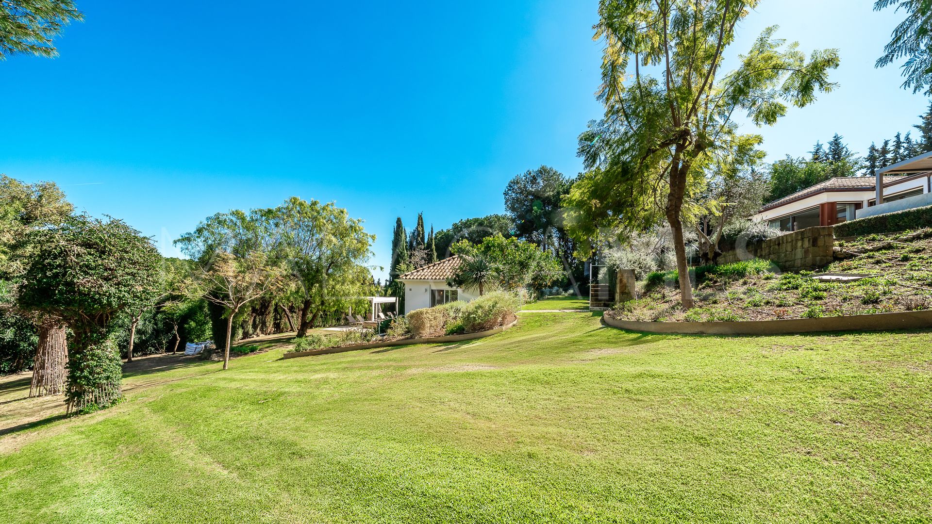 Villa for sale in Guadalmina Alta