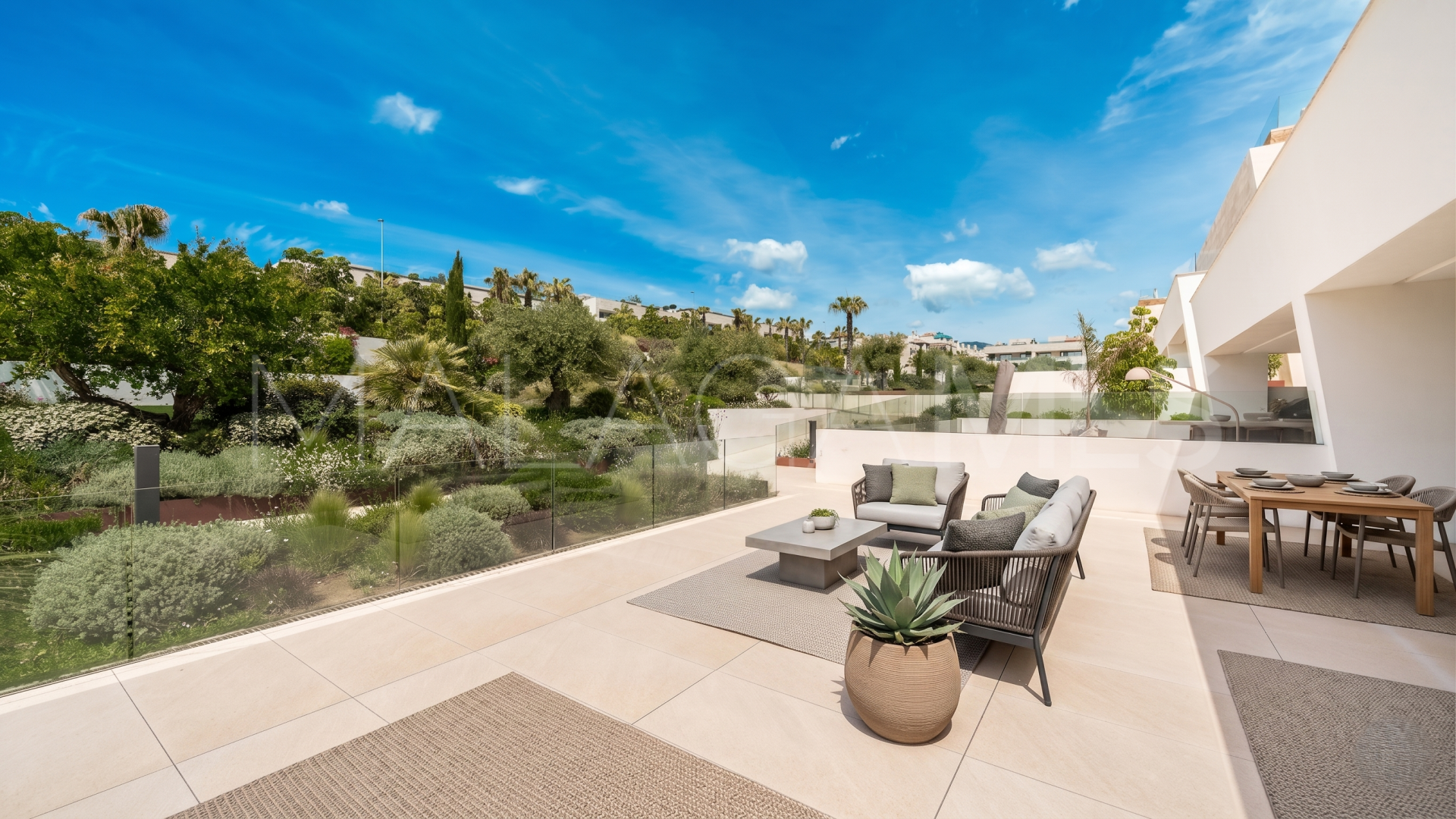 Tvåvåningslägenhet for sale in Marbella Golden Mile