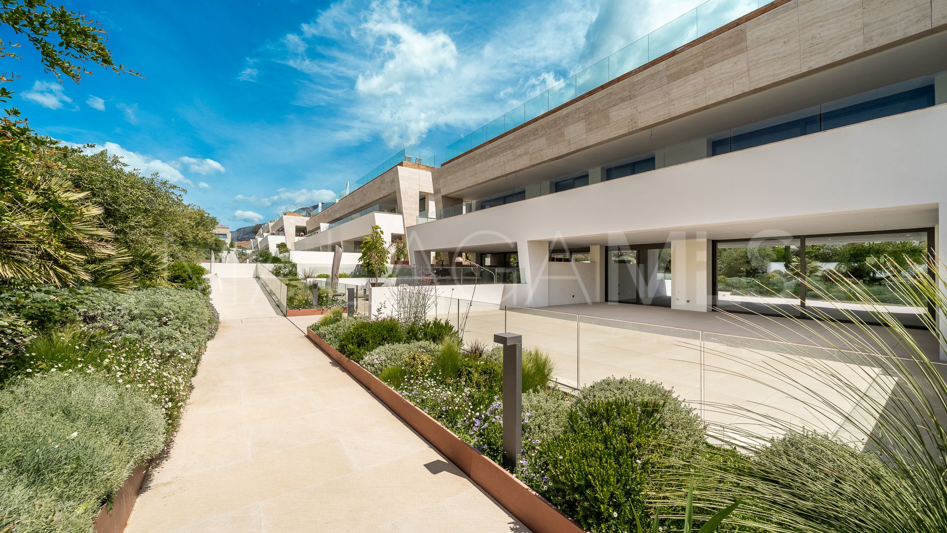 Tvåvåningslägenhet for sale in Marbella Golden Mile