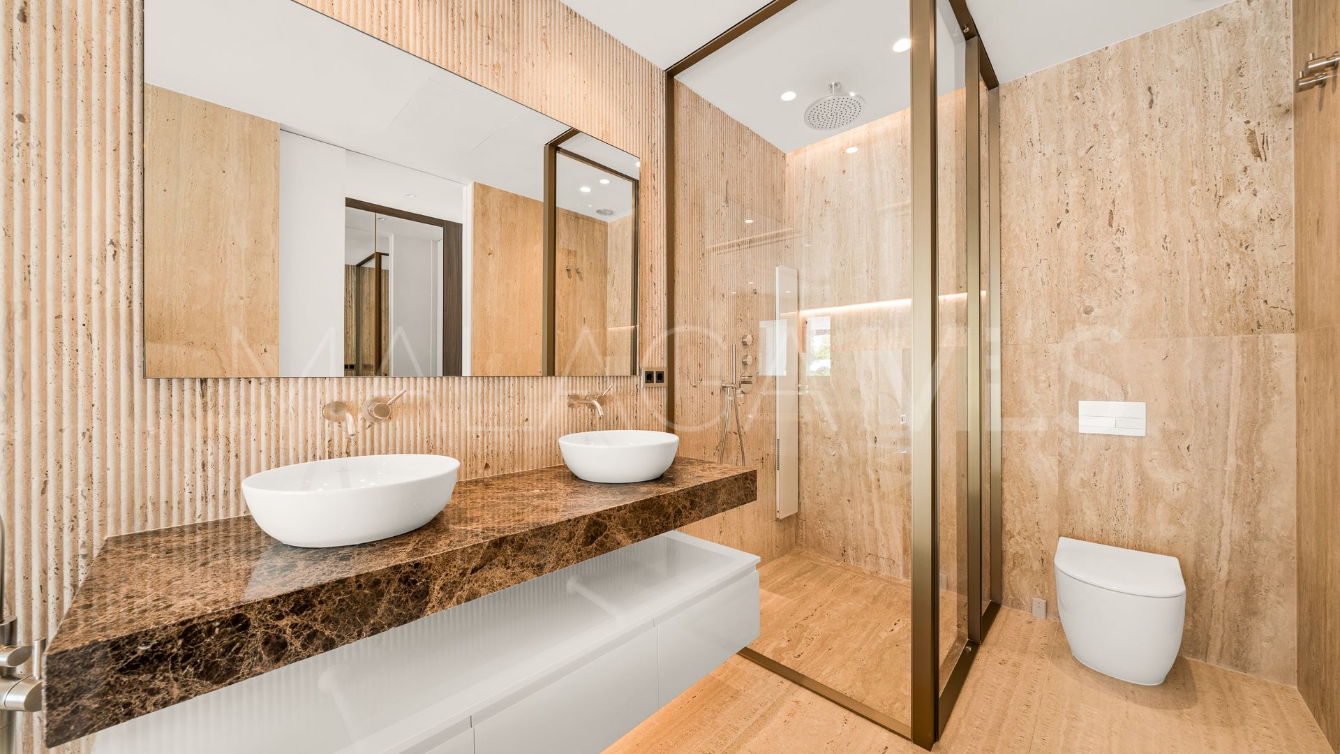 Tvåvåningslägenhet for sale in Marbella Golden Mile