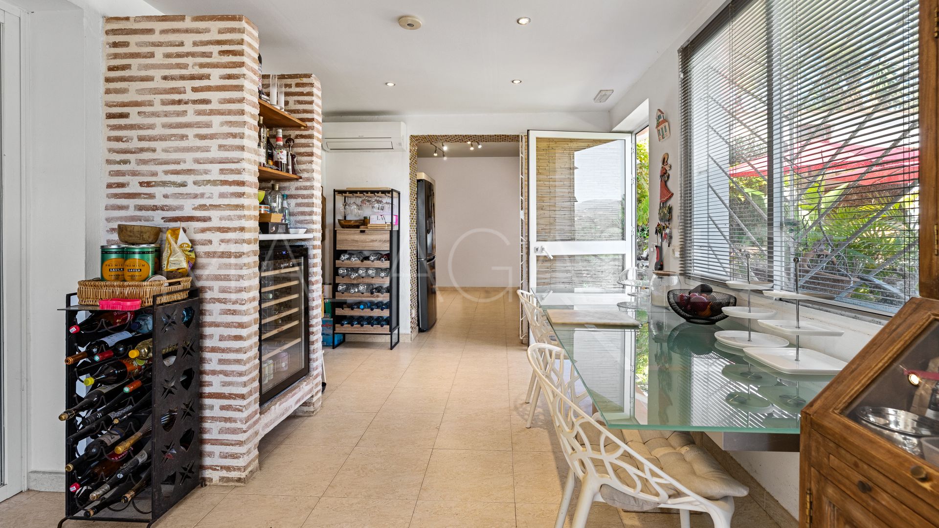 Villa for sale in Benahavis