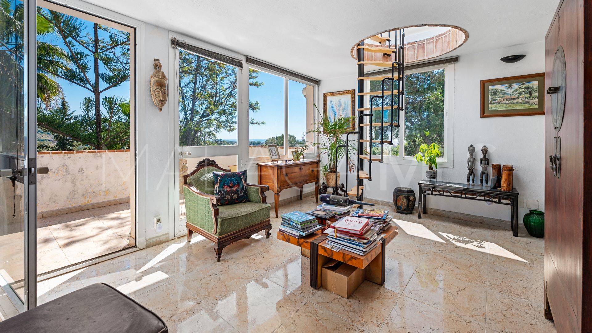 Villa for sale in Benahavis