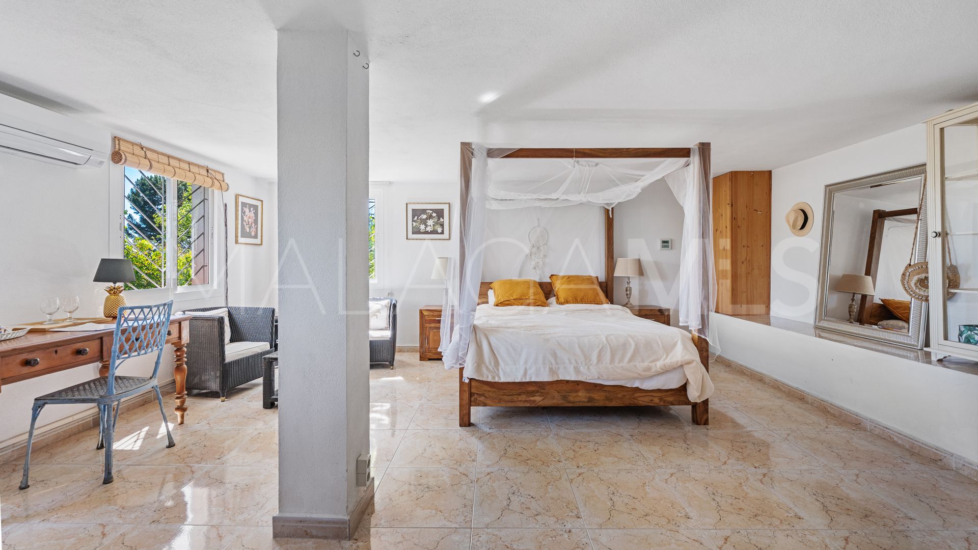 Villa for sale in Benahavis