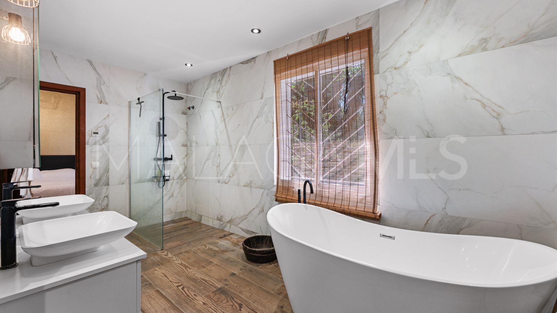 Villa for sale in Benahavis