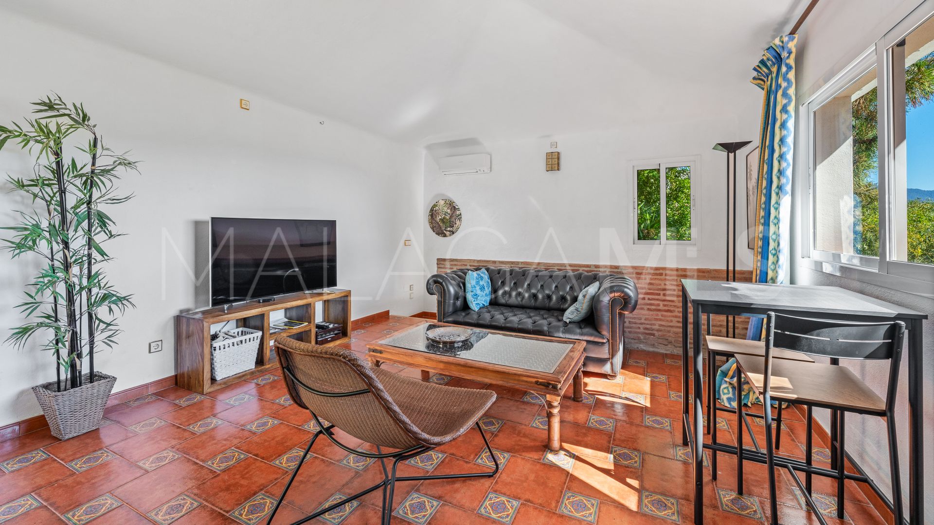 Villa for sale in Benahavis