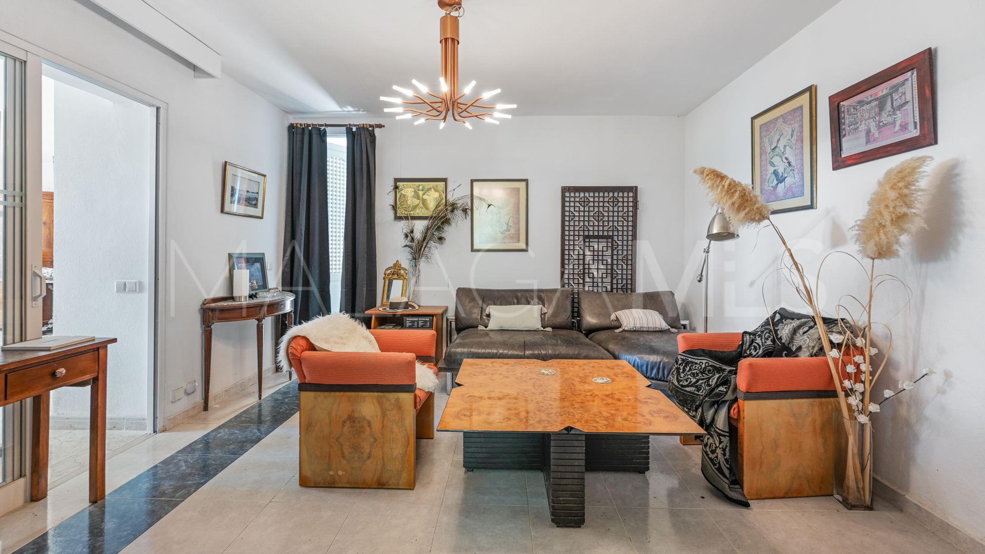 Villa for sale in Benahavis