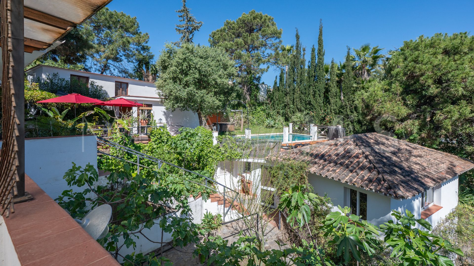 Villa for sale in Benahavis