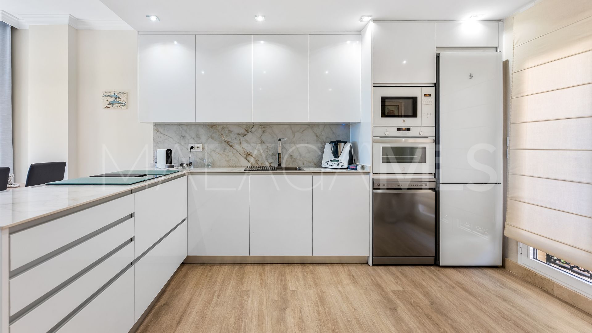 Tvåvåningslägenhet for sale in Elviria