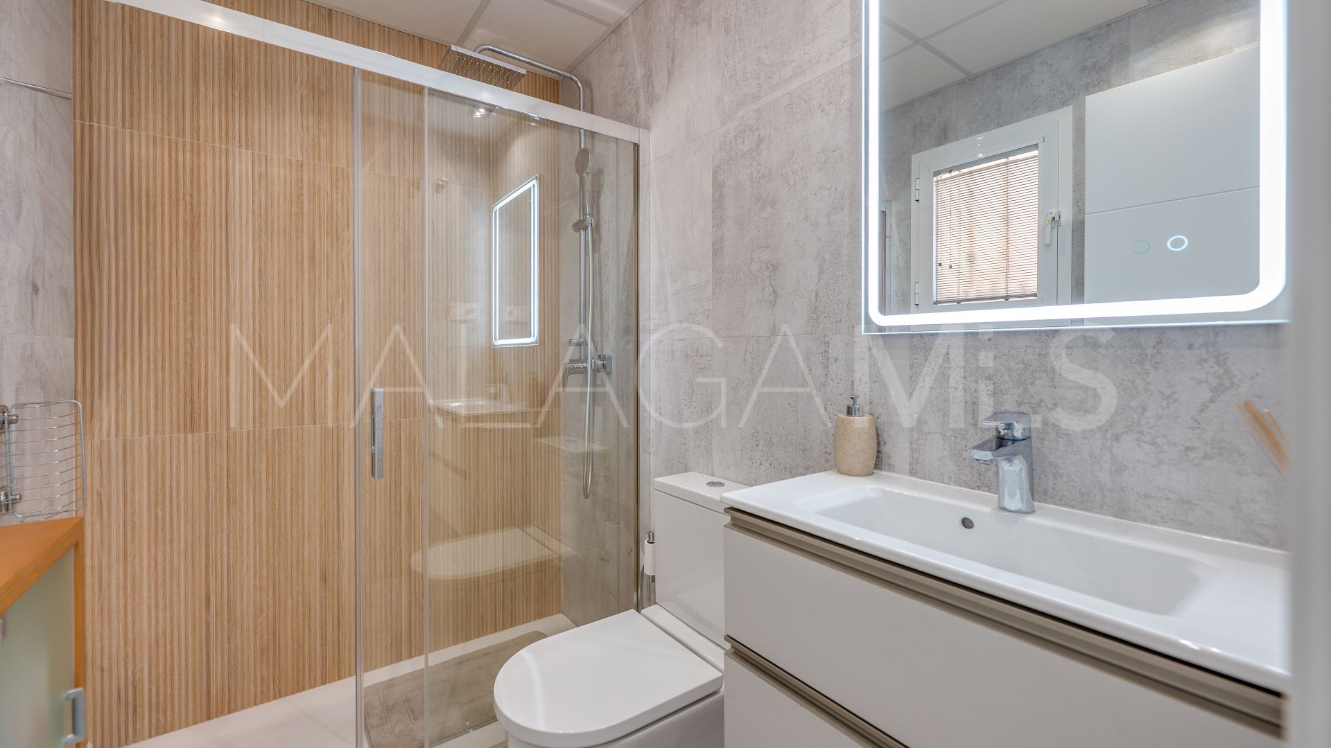 Tvåvåningslägenhet for sale in Elviria