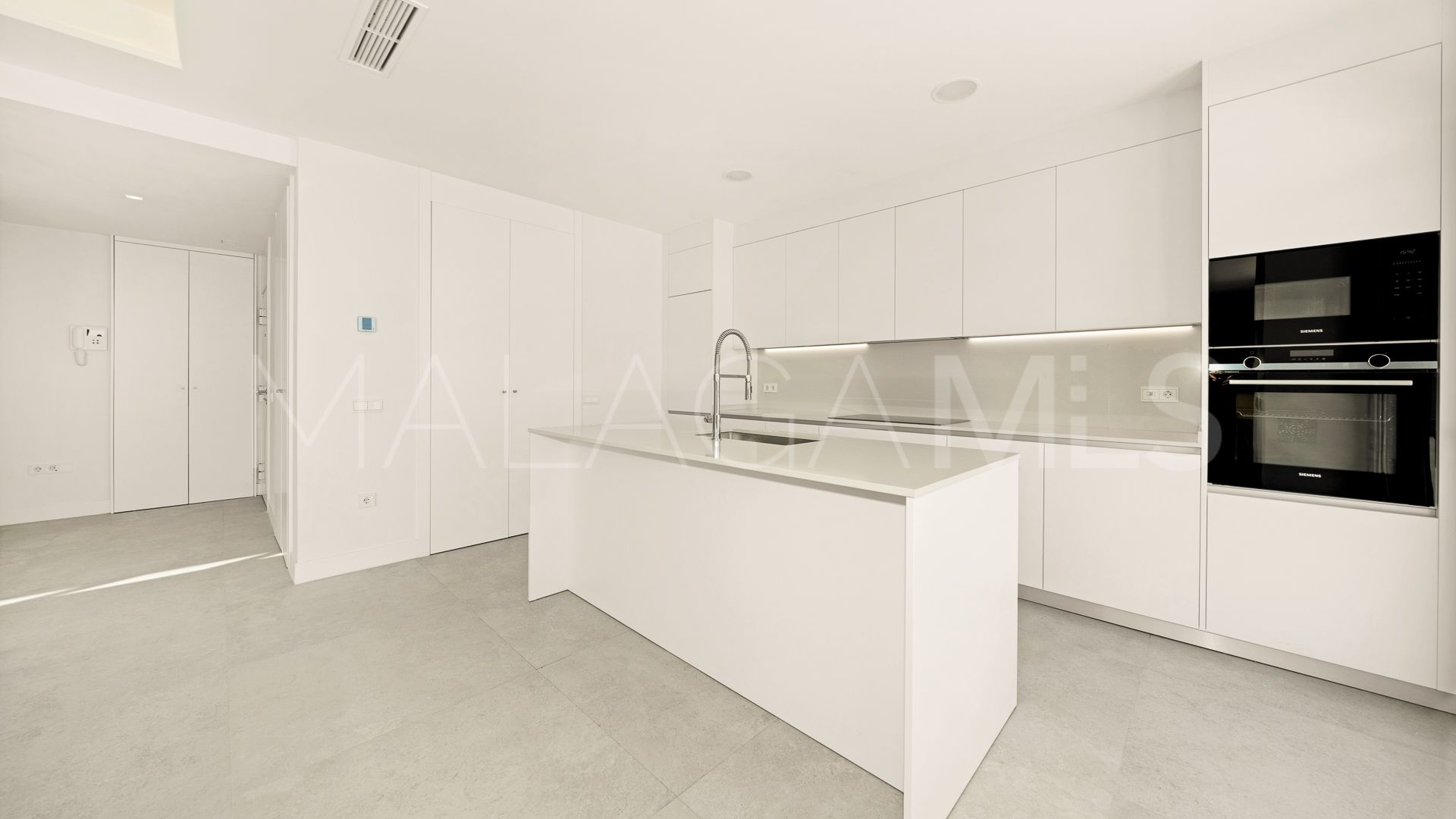 Penthouse with 4 bedrooms for sale in Los Monteros