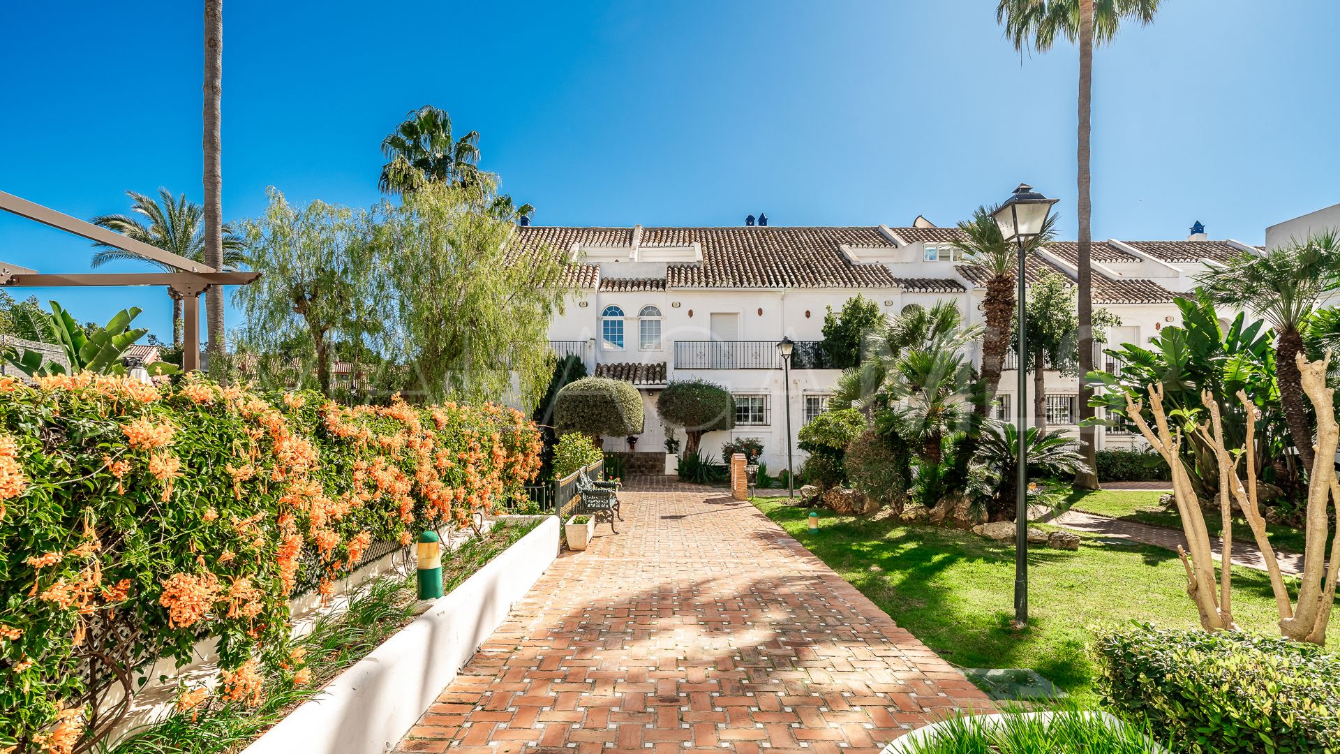 Golden Mile town house for sale