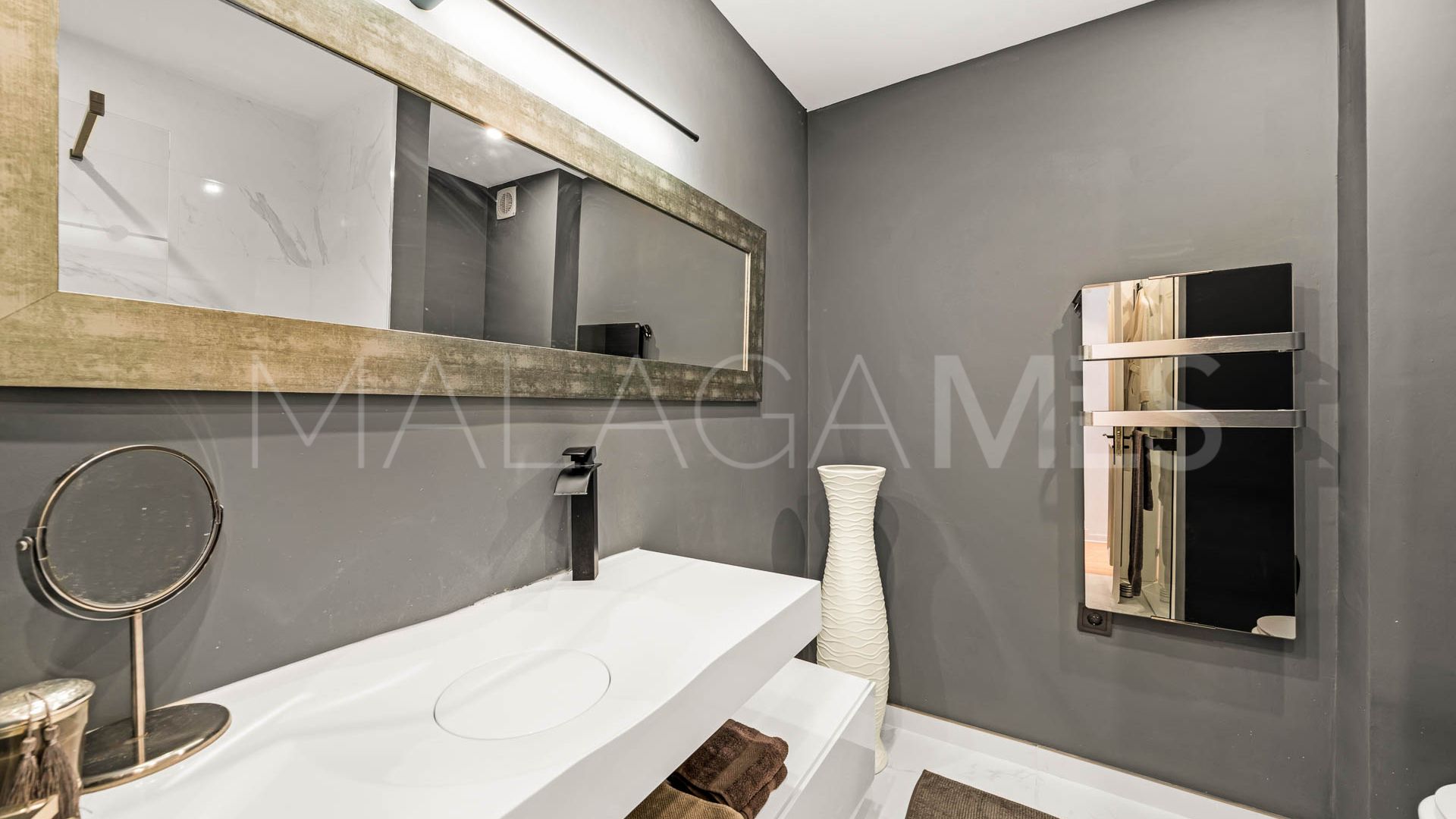 Lägenhet for sale in Nueva Andalucia