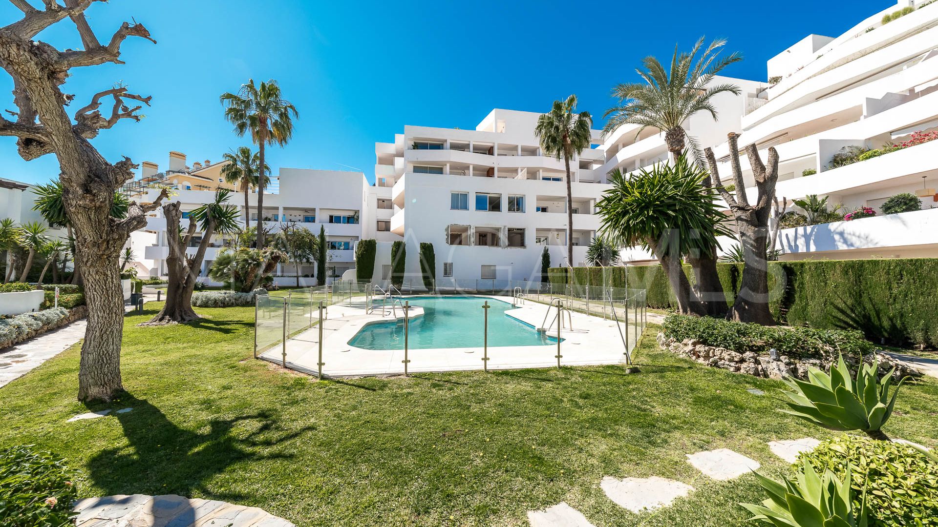 Lägenhet for sale in Nueva Andalucia