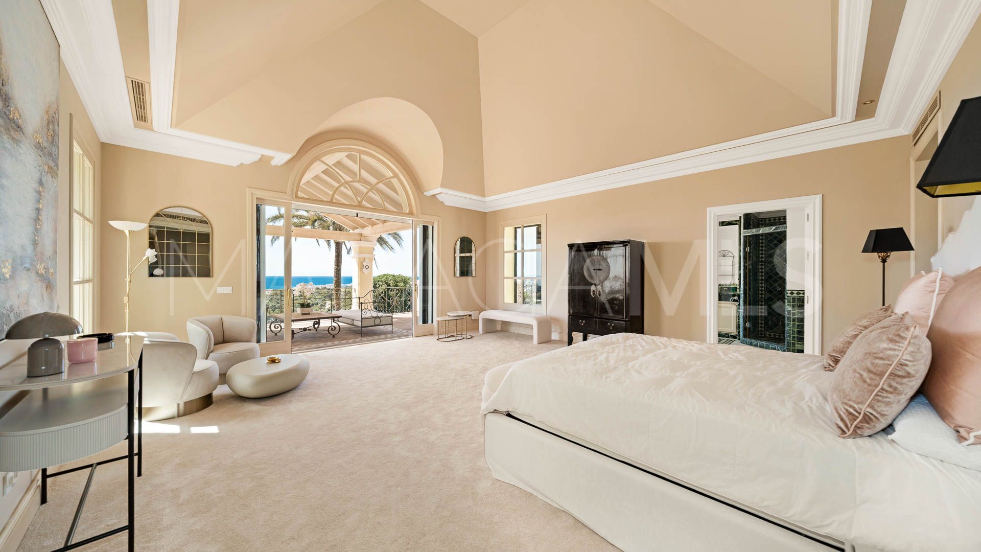 For sale villa in Marbella Hill Club with 7 bedrooms