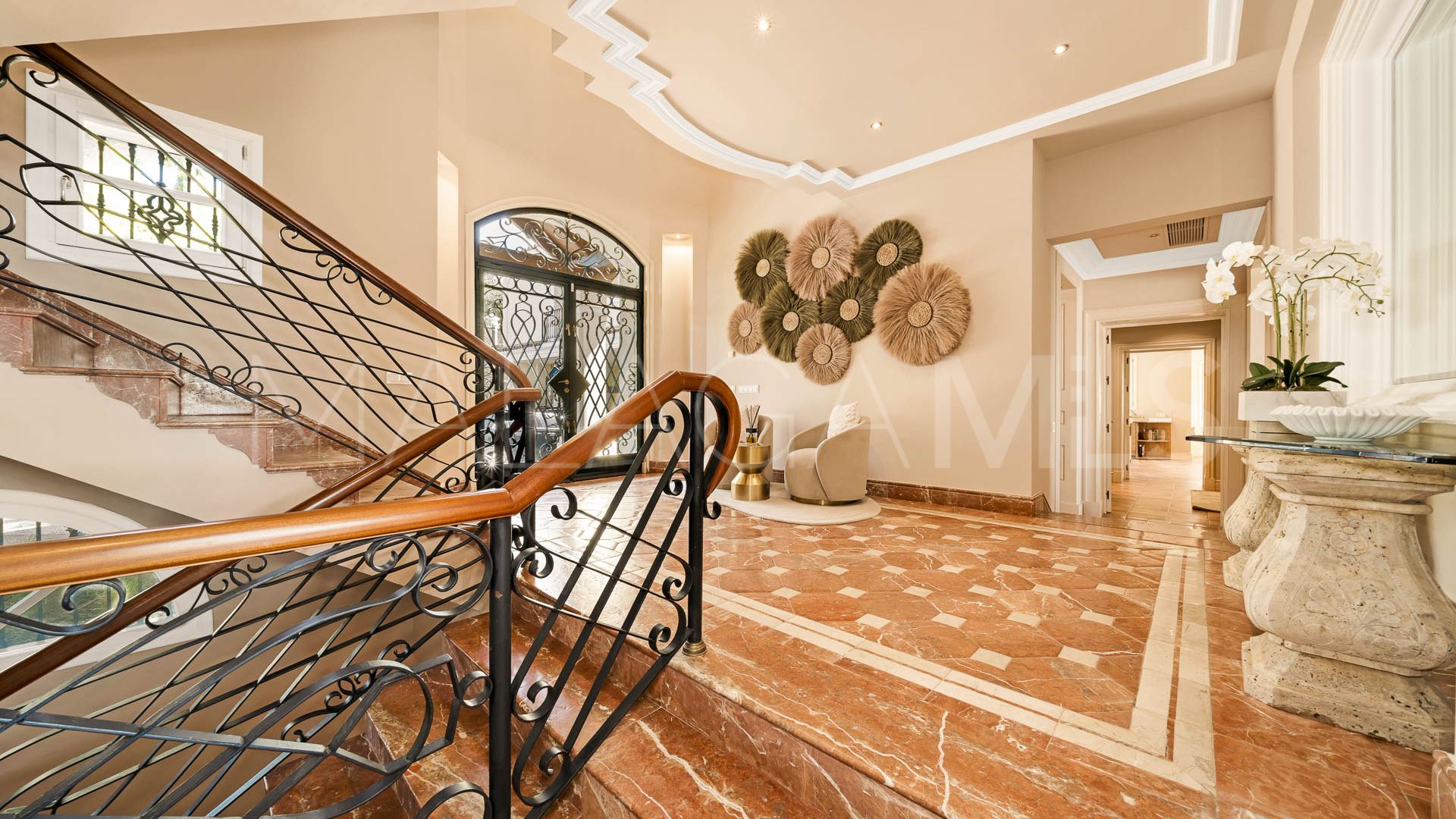 For sale villa in Marbella Hill Club with 7 bedrooms