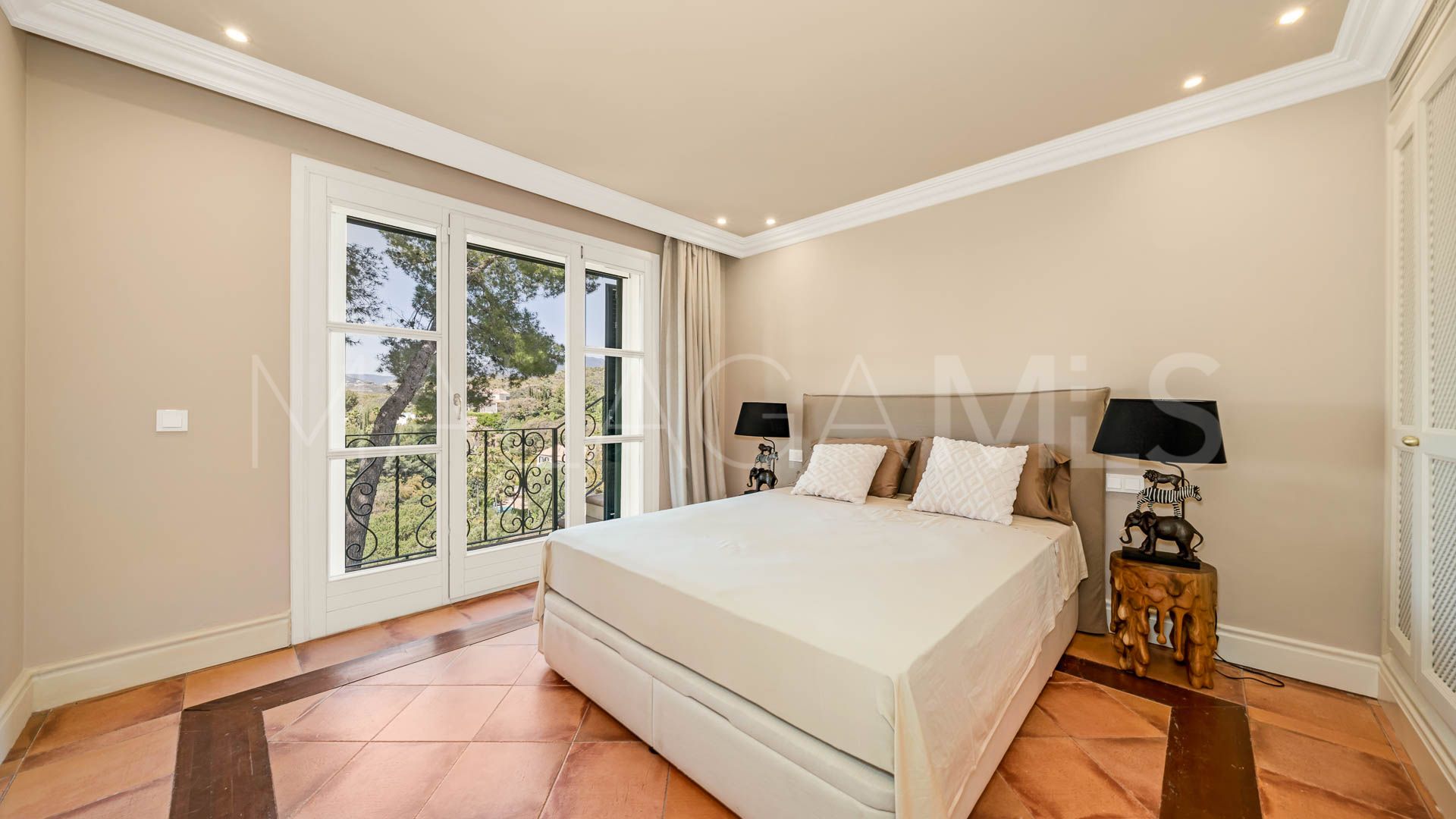 For sale villa in Marbella Hill Club with 7 bedrooms