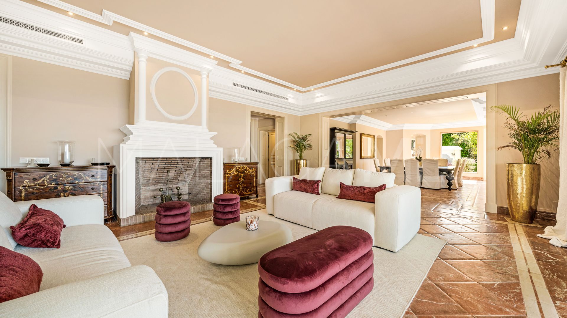 Villa for sale in Marbella Hill Club