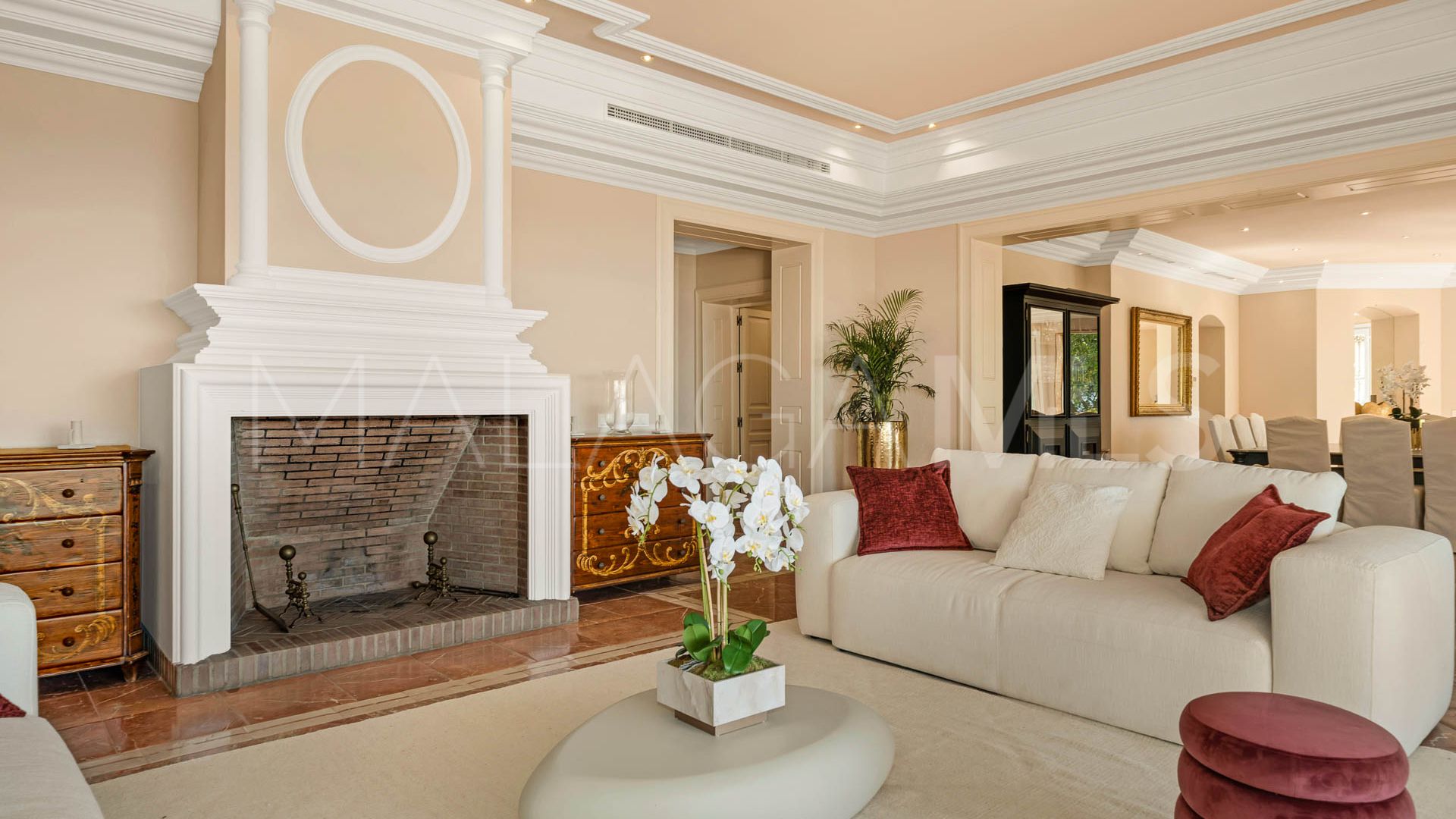 For sale villa in Marbella Hill Club with 7 bedrooms