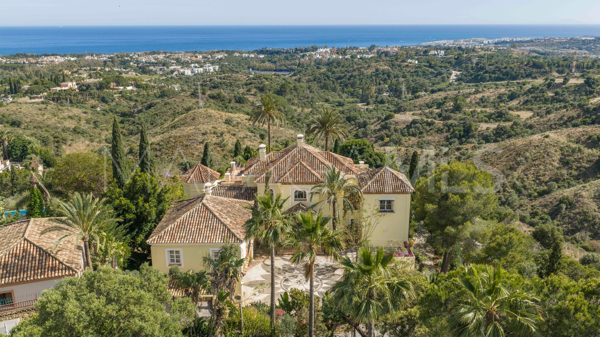 Villa for sale in Marbella Hill Club