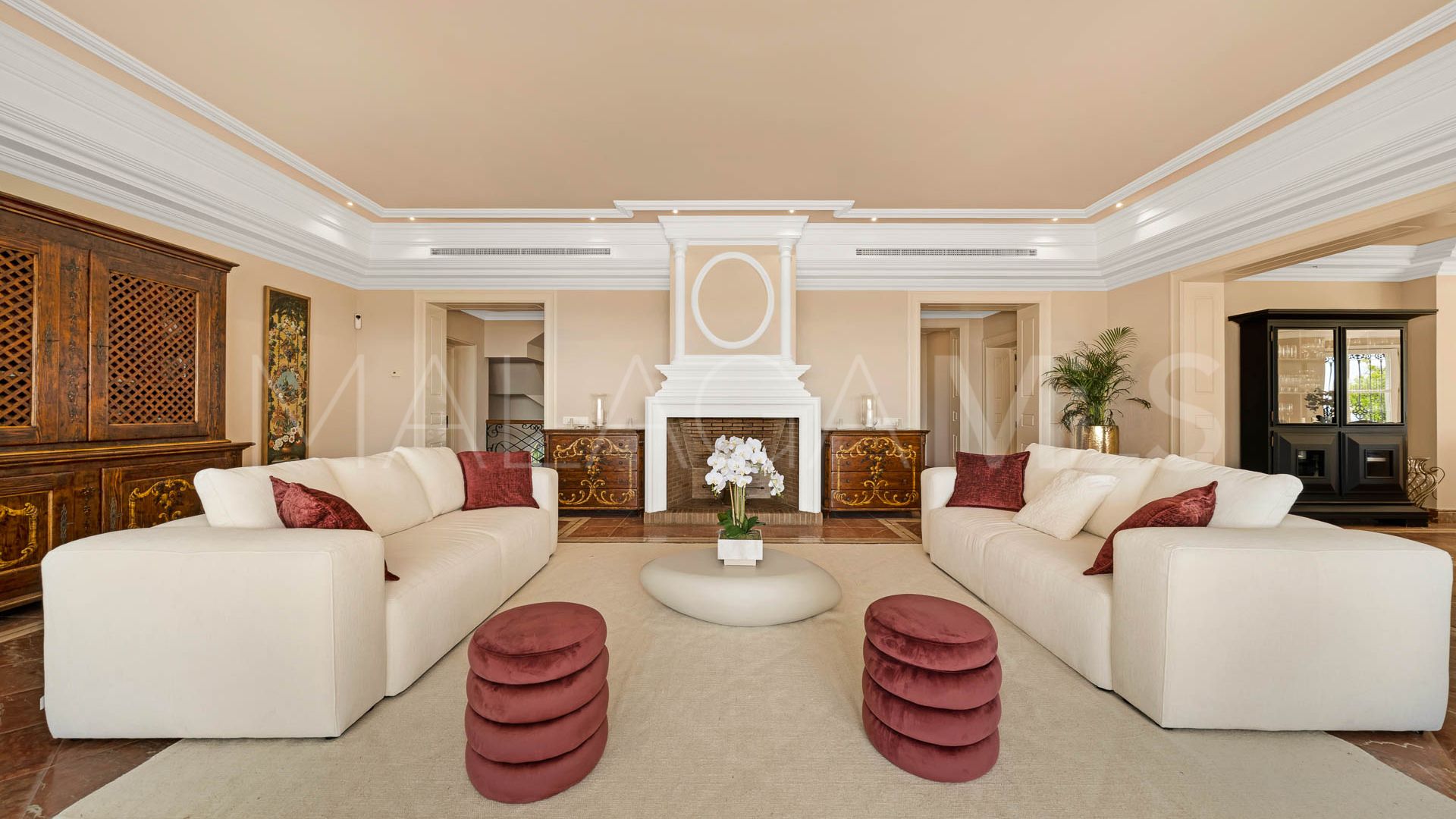 For sale villa in Marbella Hill Club with 7 bedrooms