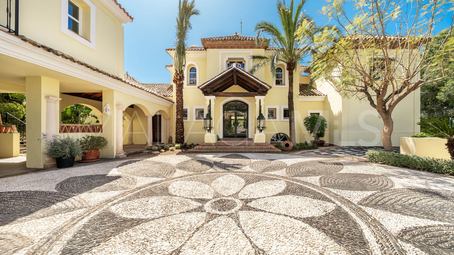 For sale villa in Marbella Hill Club with 7 bedrooms