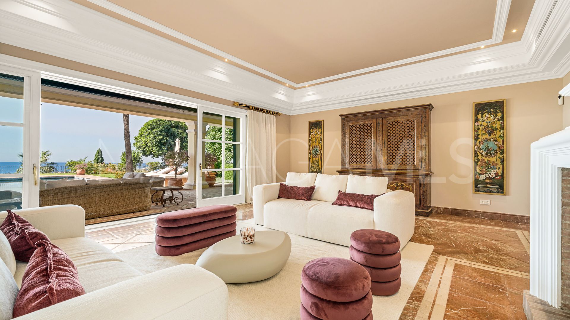 Villa for sale in Marbella Hill Club