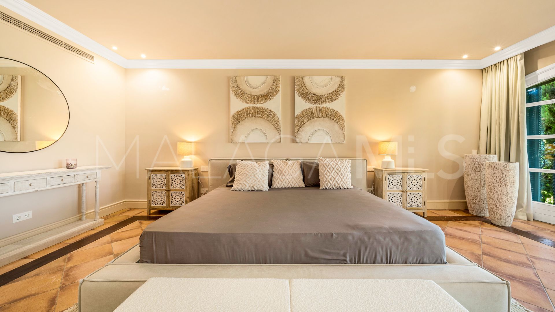 Villa for sale in Marbella Hill Club