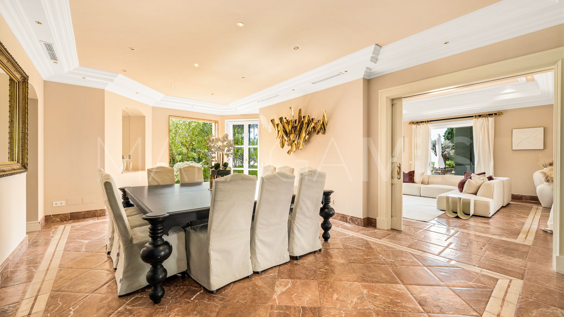Villa for sale in Marbella Hill Club