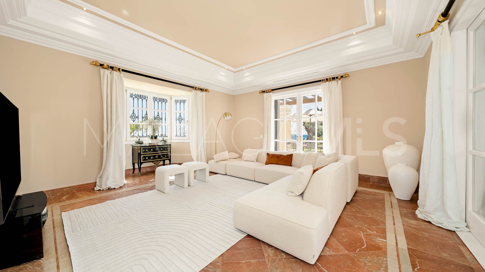 For sale villa in Marbella Hill Club with 7 bedrooms