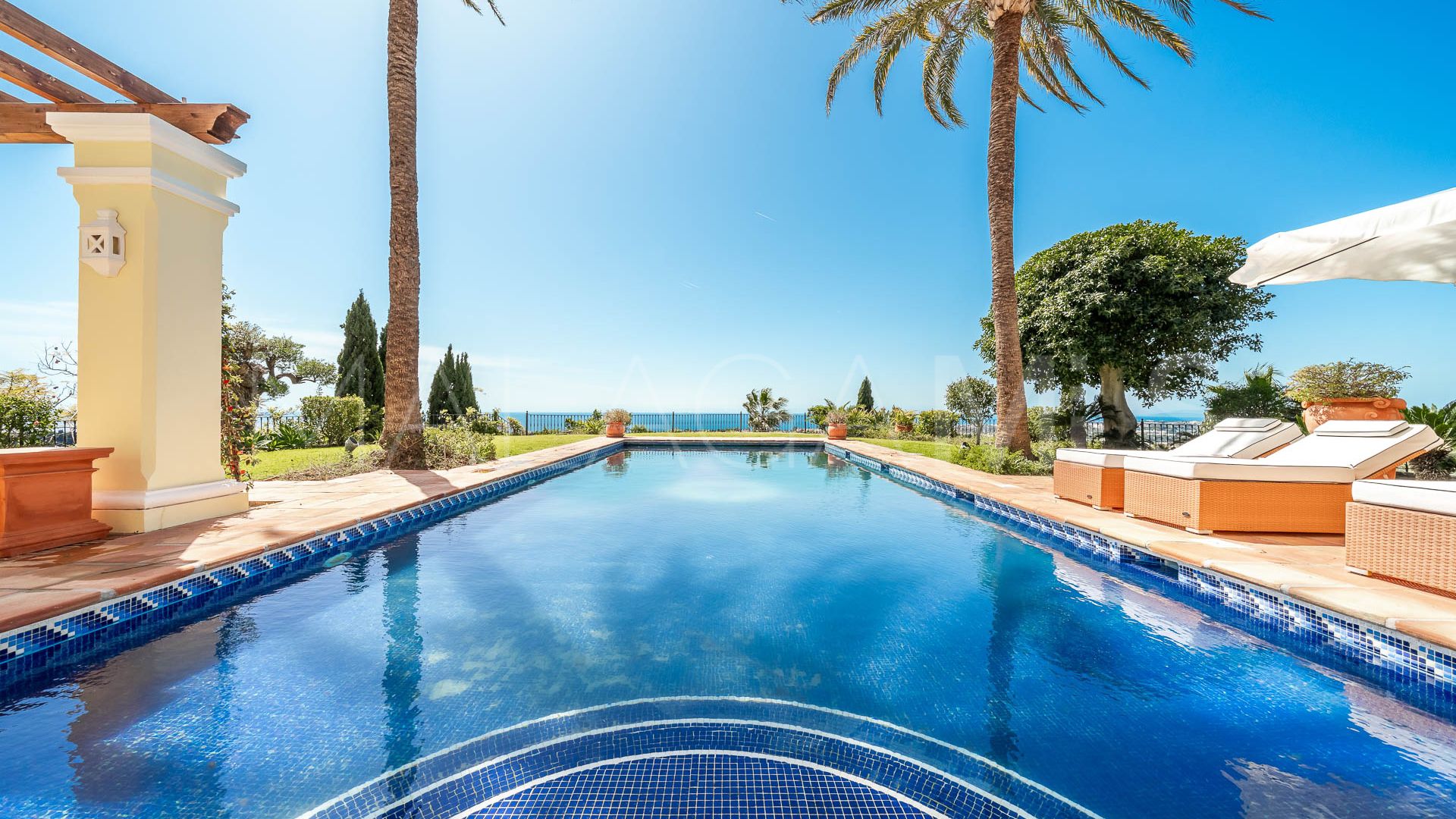 For sale villa in Marbella Hill Club with 7 bedrooms