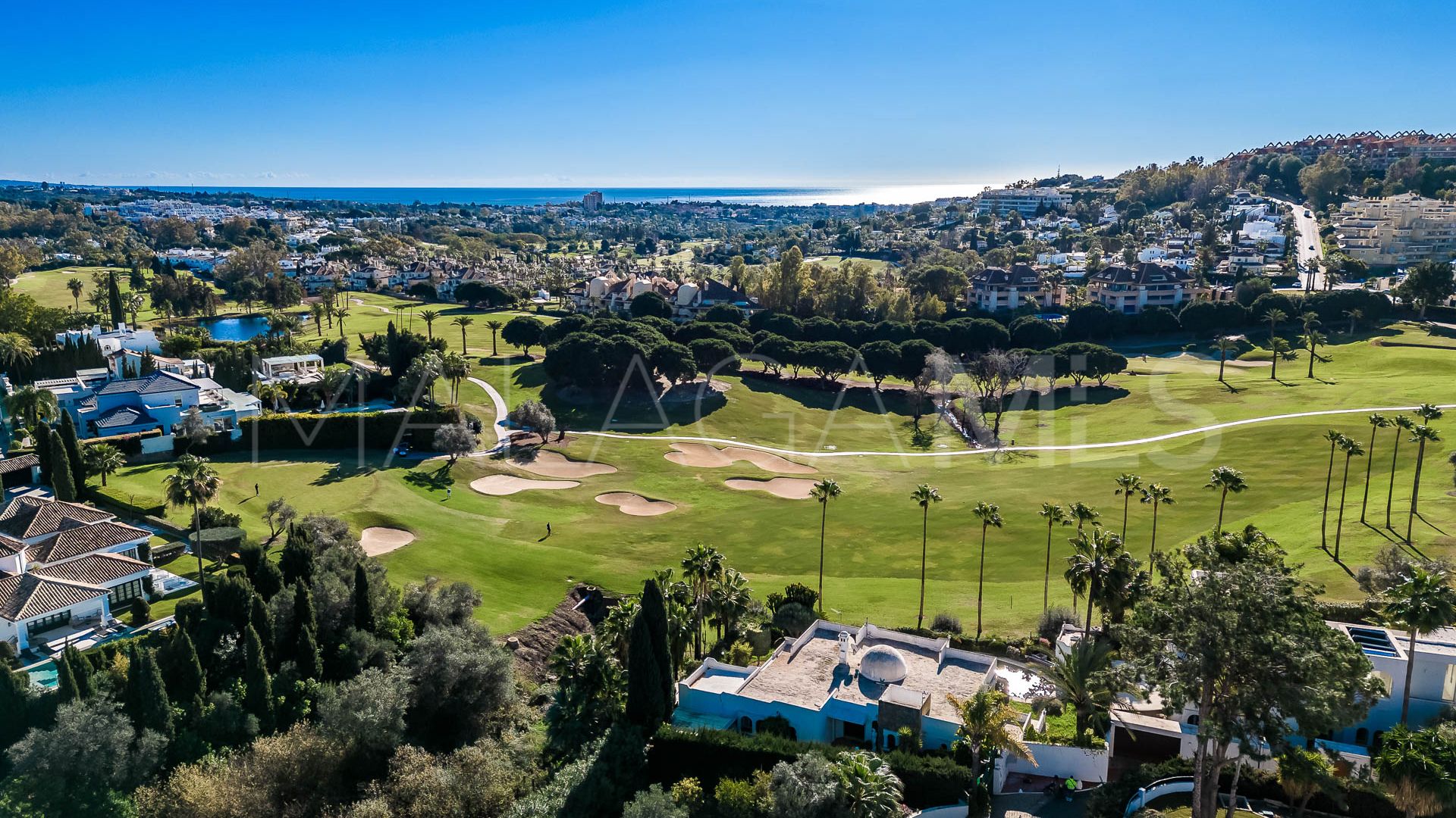 Villa for sale in Nueva Andalucia