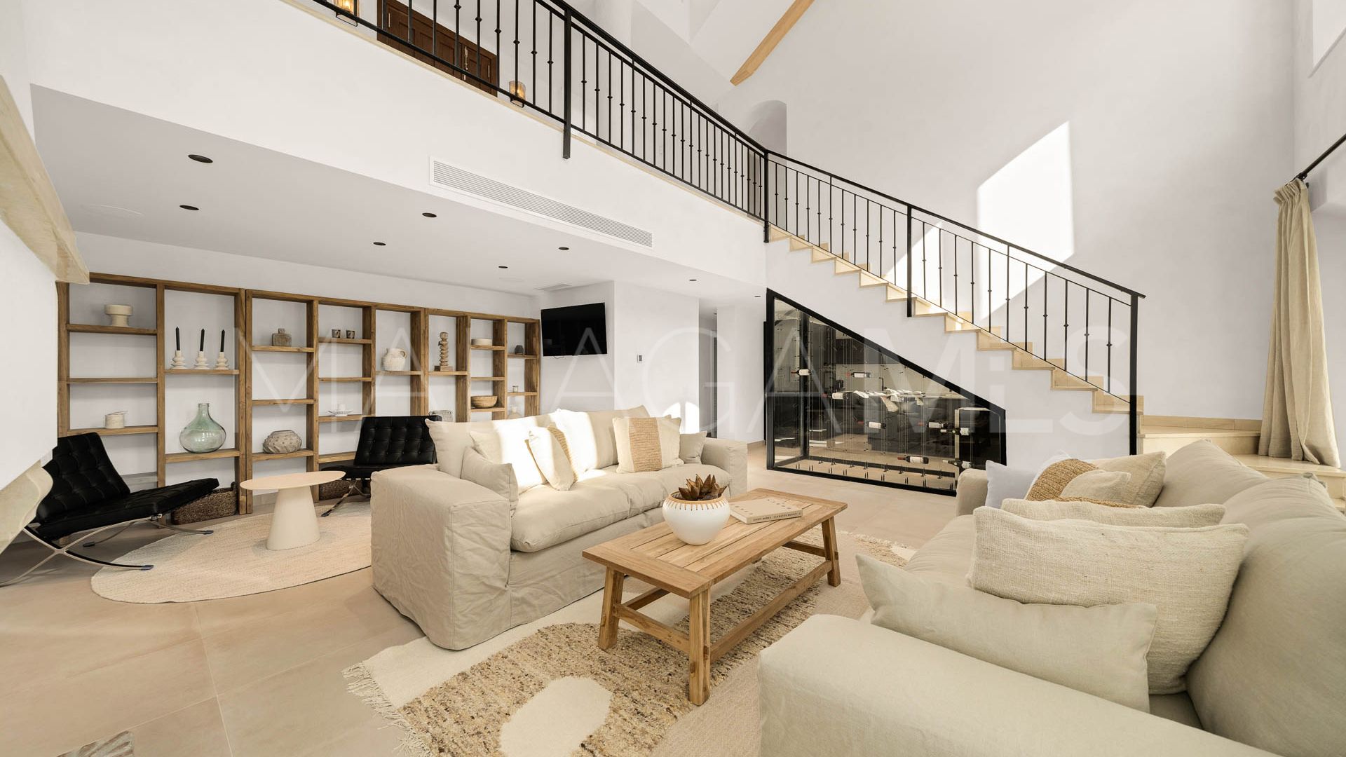 Villa for sale in Nueva Andalucia