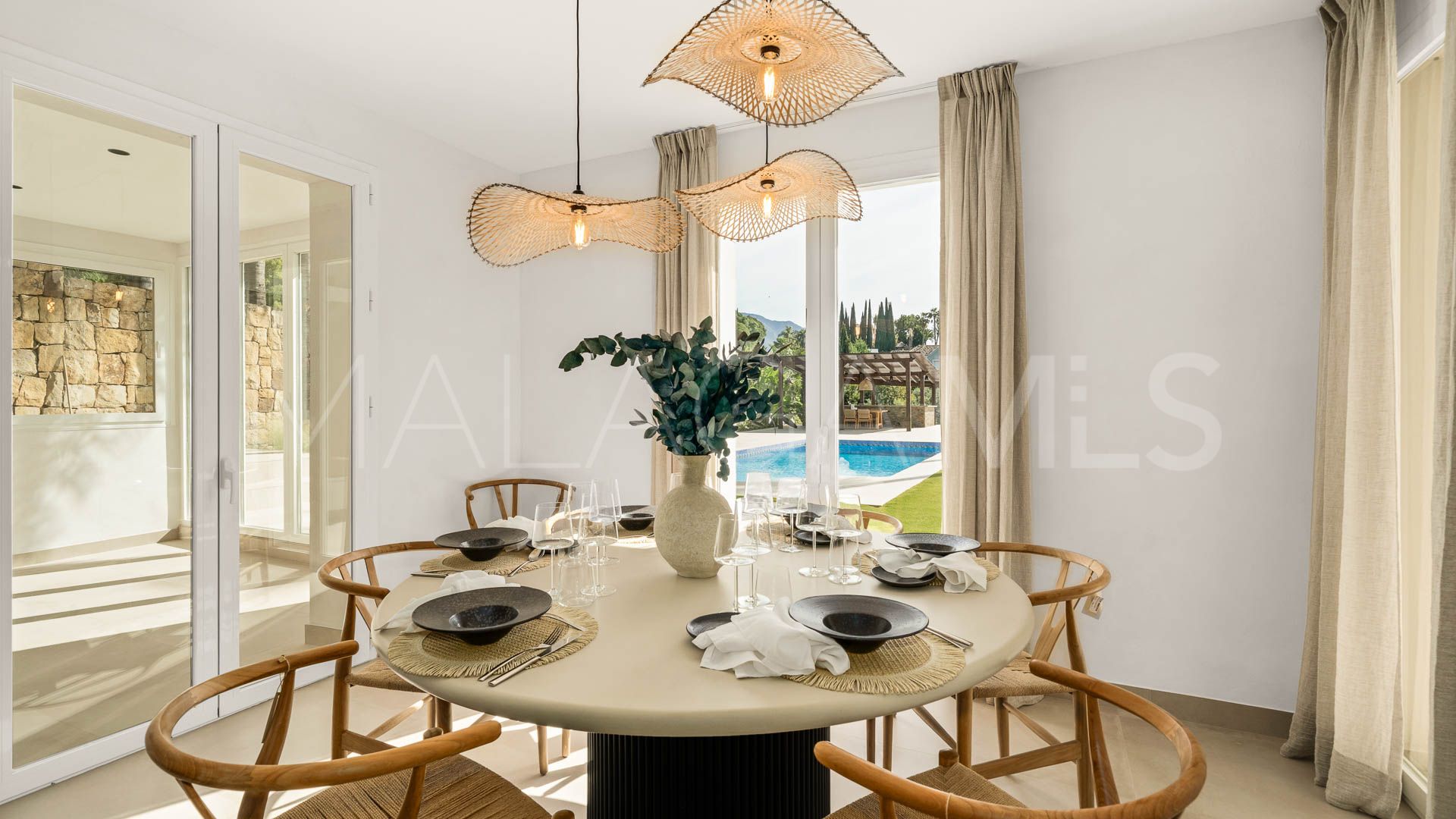 Villa for sale in Nueva Andalucia