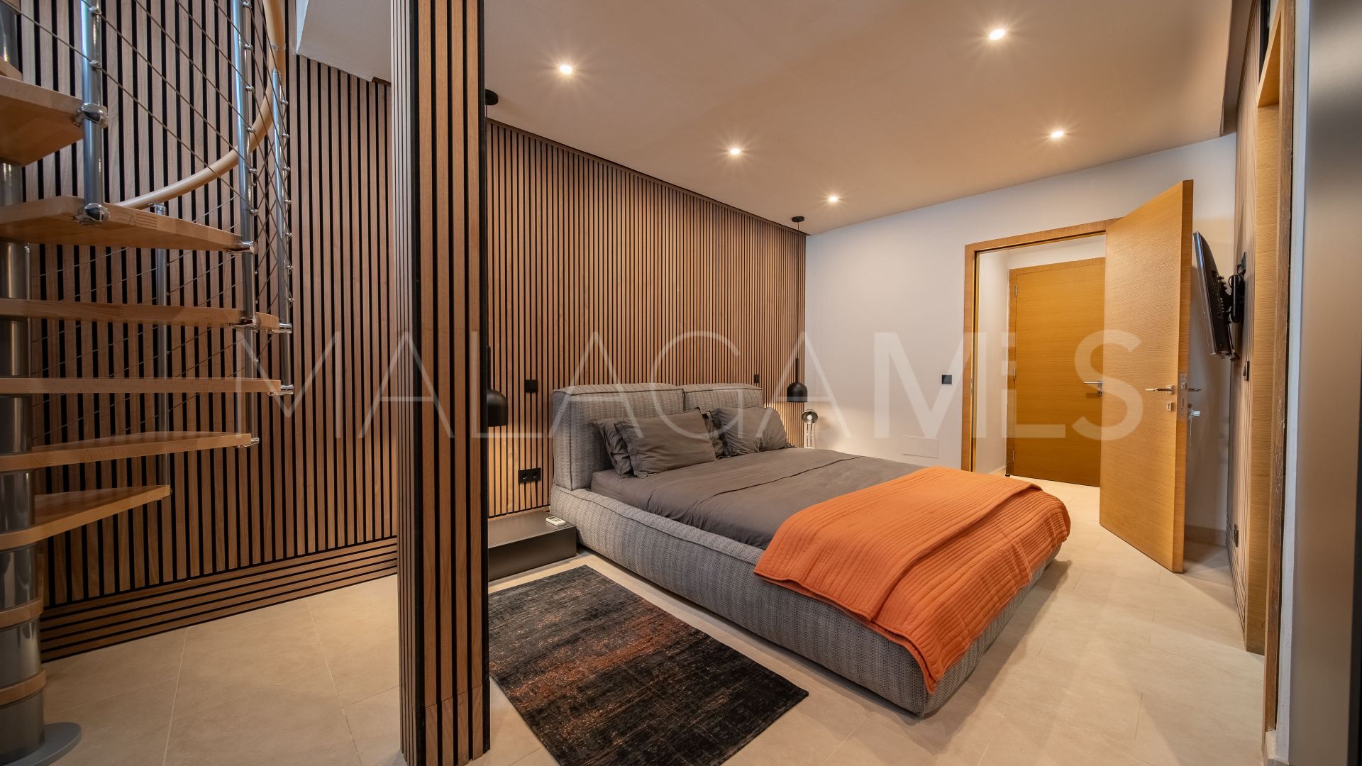 Villa for sale in Guadalmina Alta