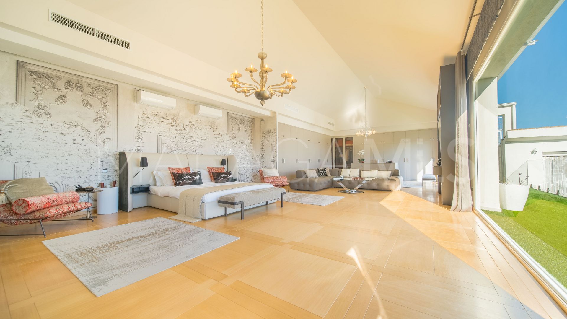 Villa for sale in Guadalmina Alta