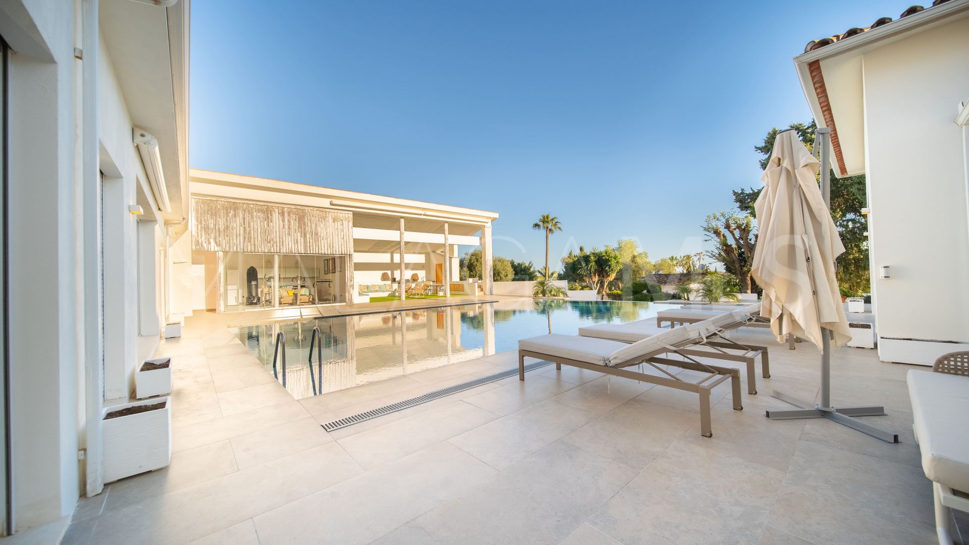 Villa for sale in Guadalmina Alta