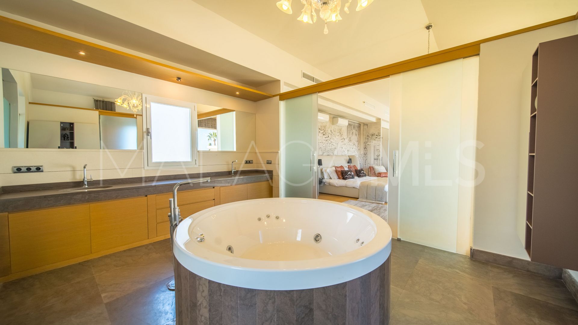 Villa for sale in Guadalmina Alta