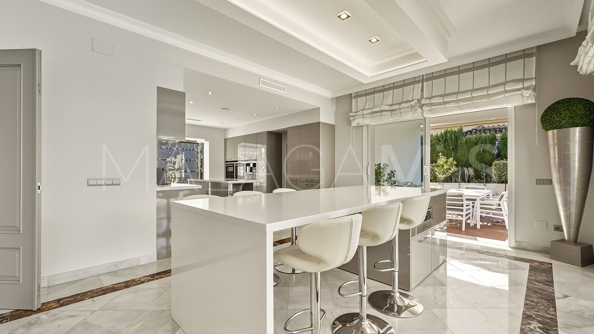 Villa for sale in Guadalmina Alta