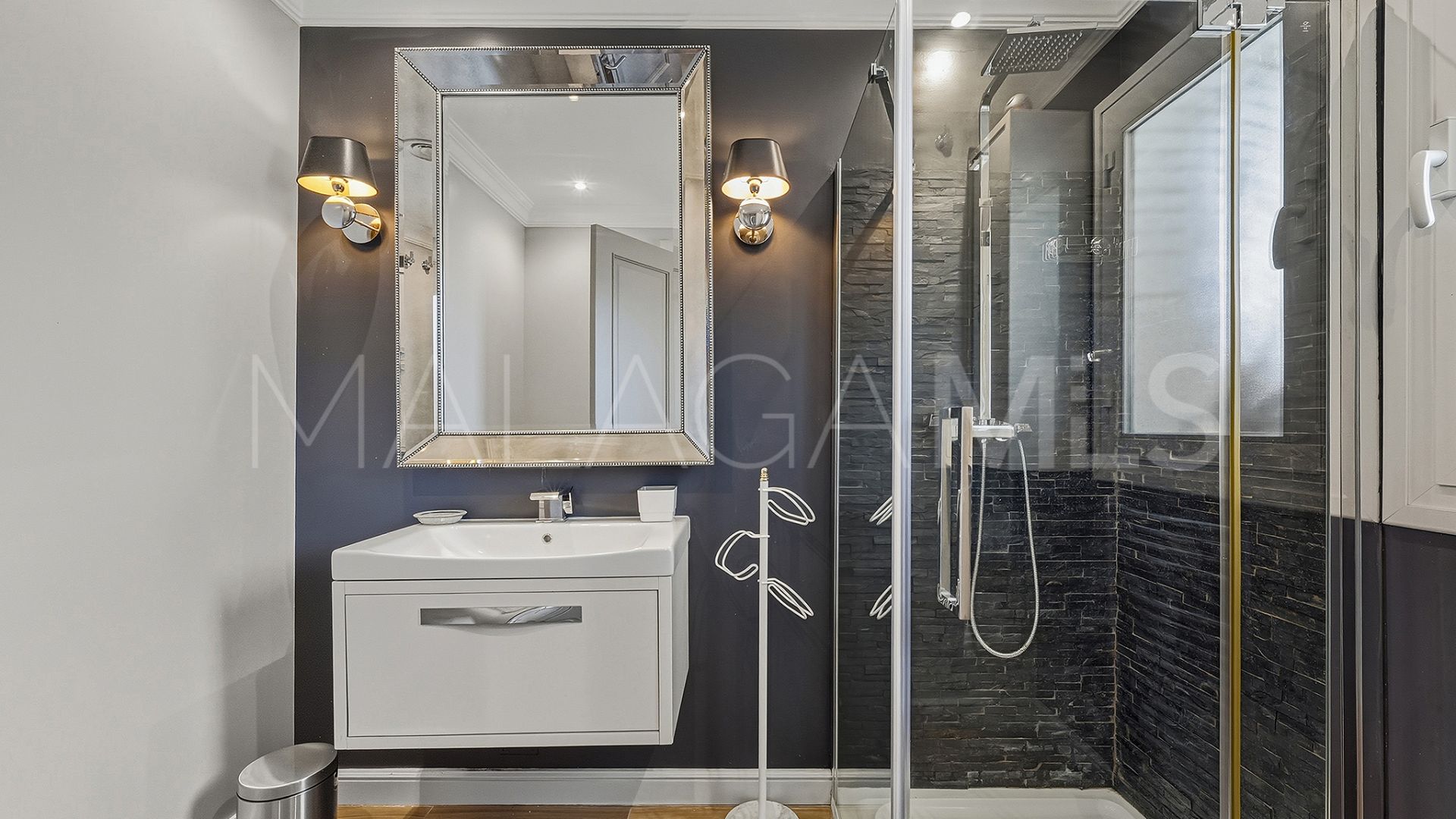 Villa for sale in Guadalmina Alta