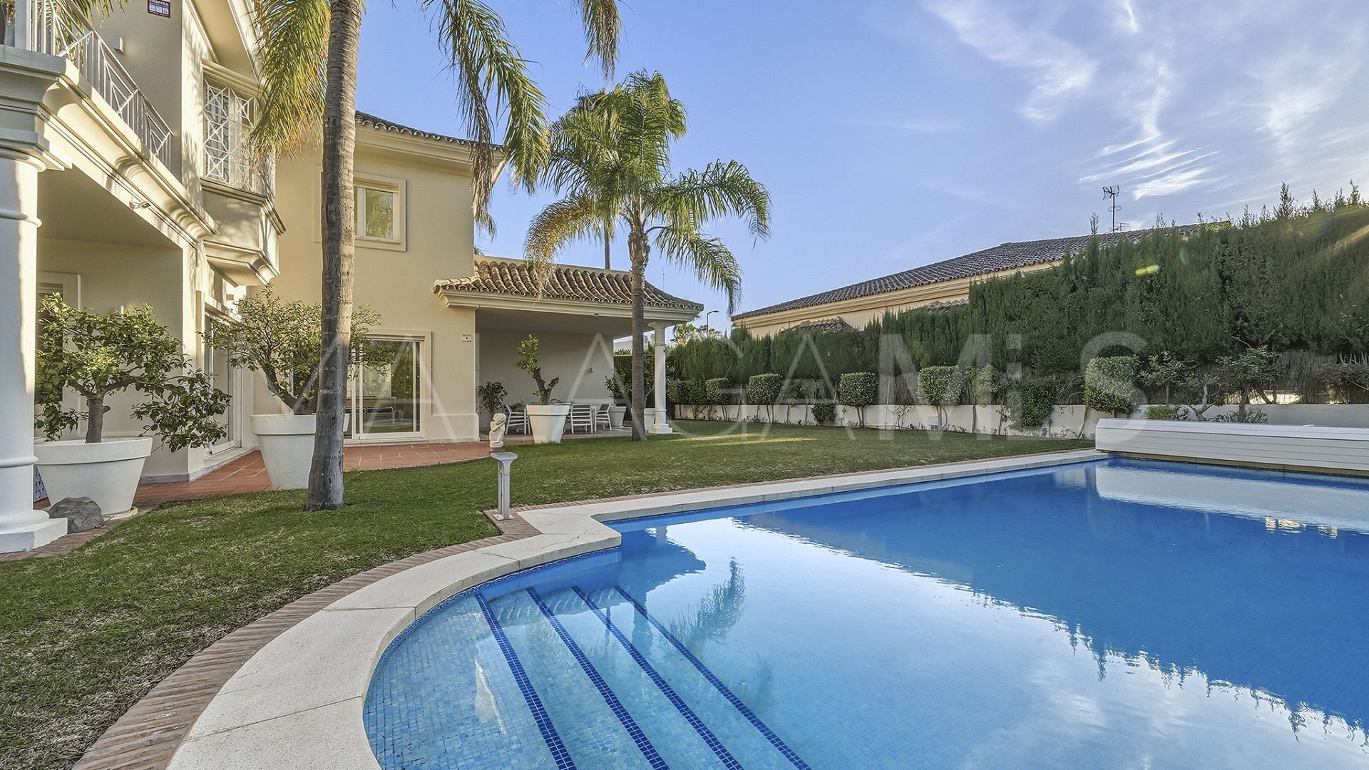 Villa for sale in Guadalmina Alta