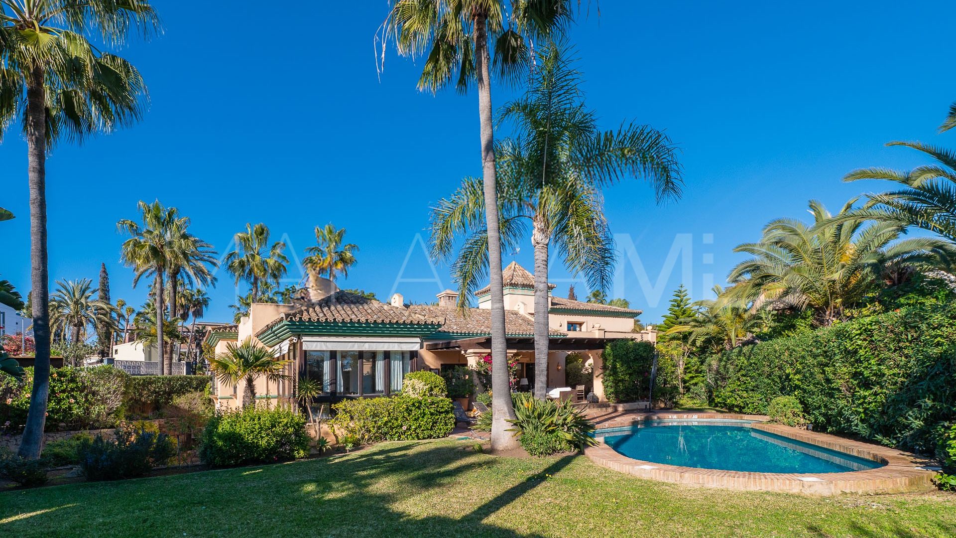 For sale villa in Marbesa with 5 bedrooms