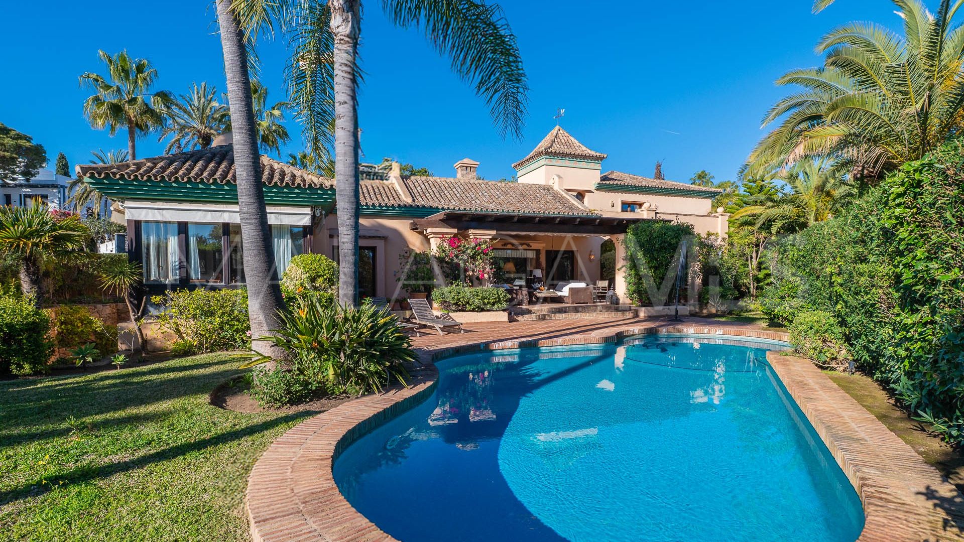 For sale villa in Marbesa with 5 bedrooms