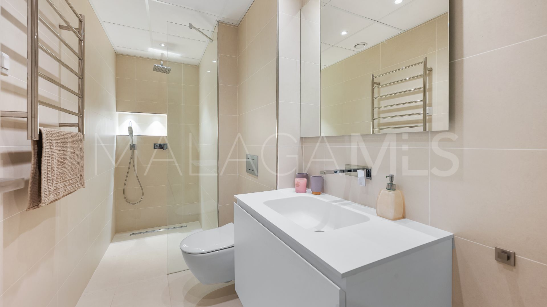 Hus i byn for sale in San Pedro Playa