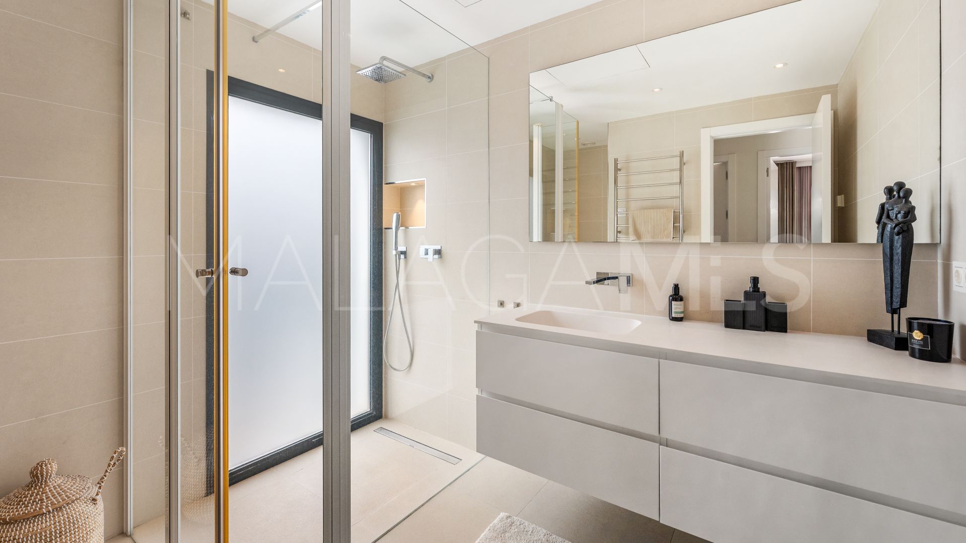 Hus i byn for sale in San Pedro Playa