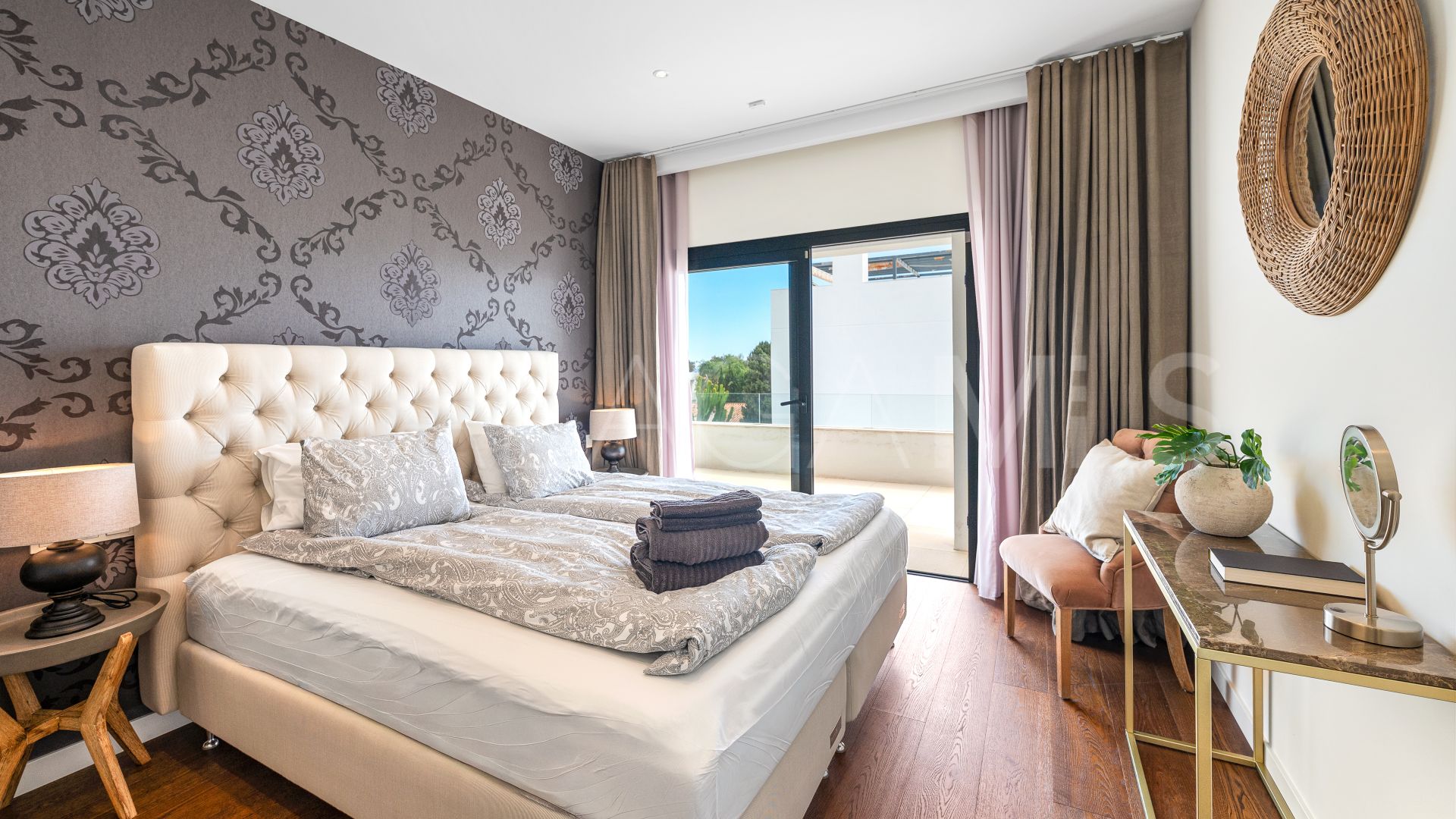 Hus i byn for sale in San Pedro Playa