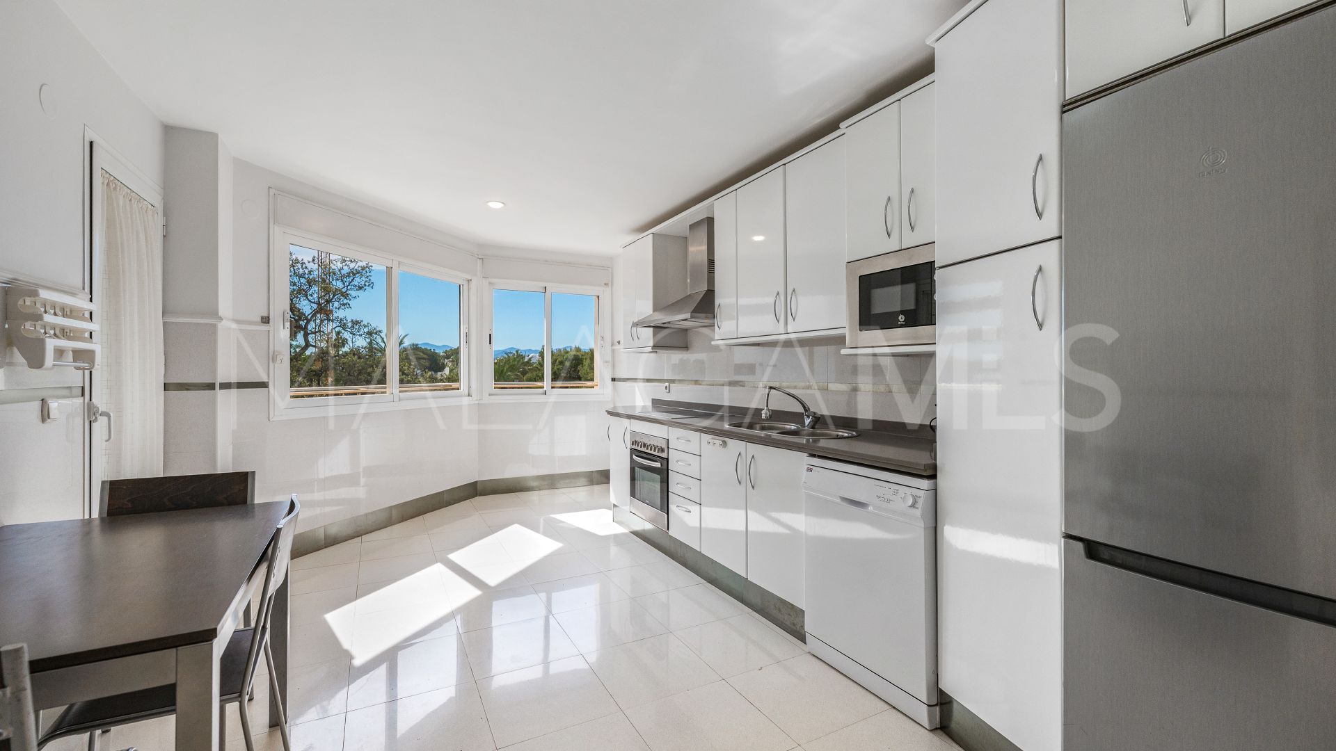 Lägenhet for sale in Beach Side Golden Mile