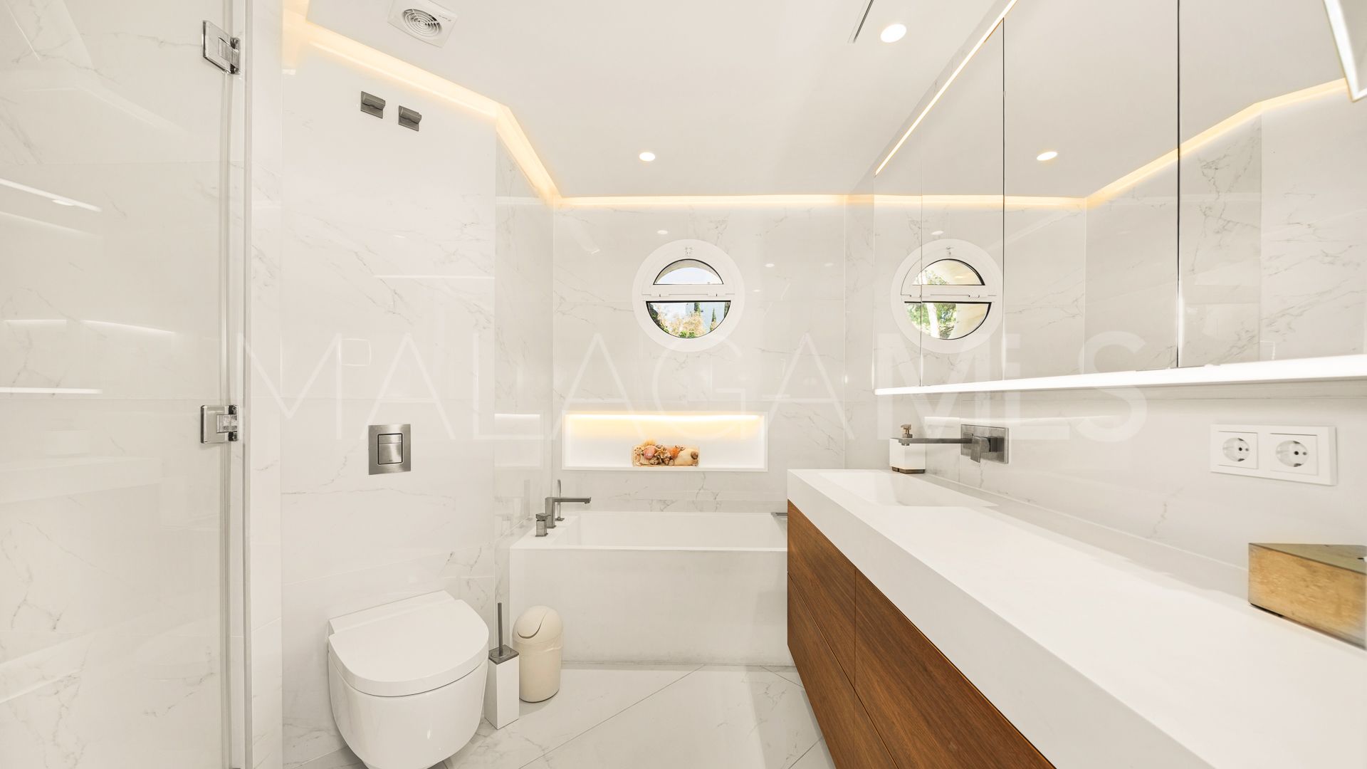 Beach Side Golden Mile apartment for sale