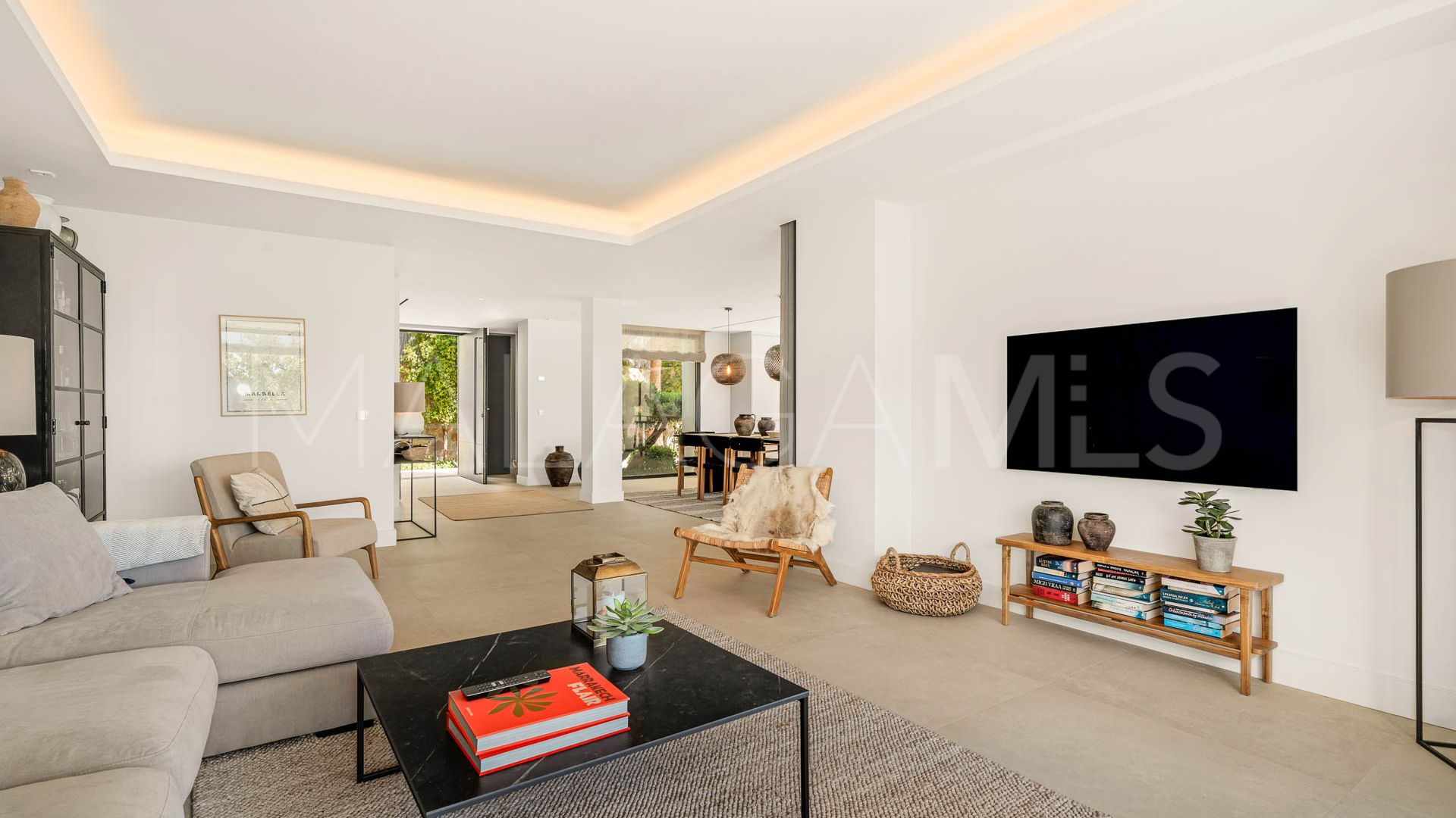 Villa for sale in Nueva Andalucia