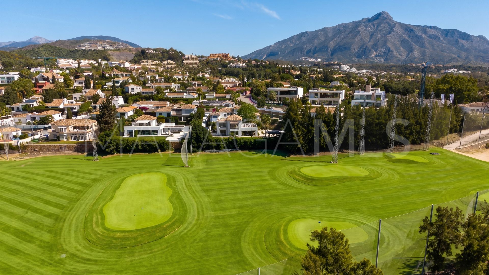 Villa for sale in Los Naranjos Golf